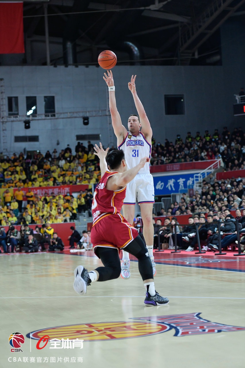 阿斯顿维拉发布备战花絮,今晚复出首秀,CBA常规赛任务艰巨,轮换策略成焦点的简单介绍 阿斯顿维拉发布备战花絮,今晚复出首秀,CBA常规赛任务艰巨,轮换策略成焦点的简单介绍